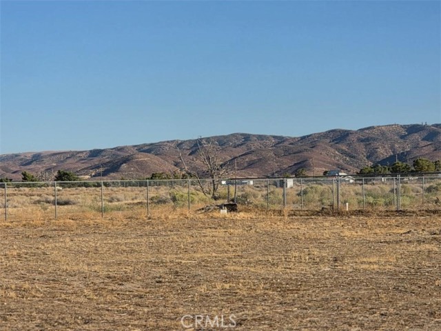 49645 Three Points Road, Lancaster CA: https://media.crmls.org/medias/06ba62d8-244f-4da5-b9dd-8db050a20483.jpg