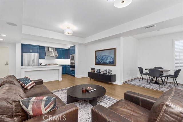 Detail Gallery Image 6 of 49 For 150 the Promenade #202,  Long Beach,  CA 90802 - 3 Beds | 3 Baths