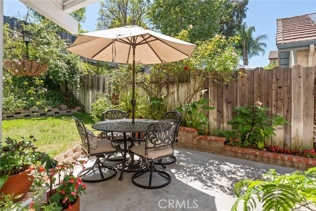 Detail Gallery Image 33 of 56 For 19852 Pandy Ct, Canyon Country,  CA 91351 - 3 Beds | 2/1 Baths
