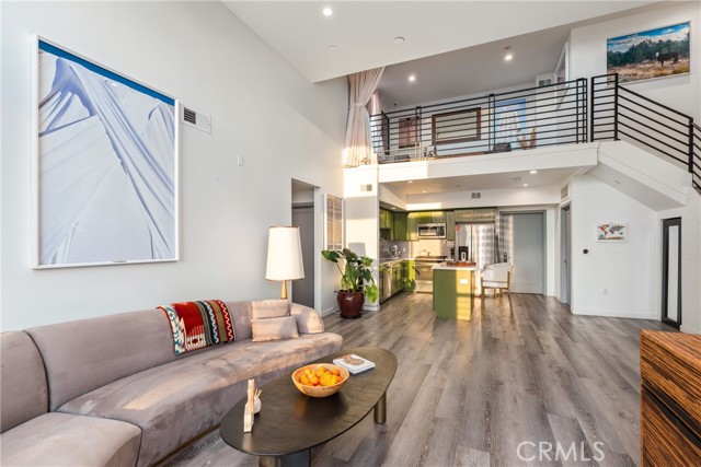 1055 S Serrano Avenue, Los Angeles CA: https://media.crmls.org/medias/06bcd920-c0c6-4138-86cb-2190c39cd382.jpg