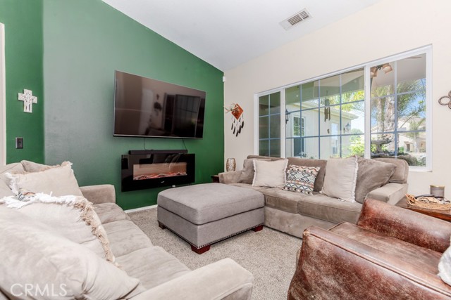 Detail Gallery Image 11 of 61 For 1893 Rue Pinot Blanc, San Jacinto,  CA 92583 - 3 Beds | 2 Baths