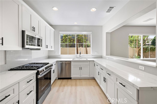 Detail Gallery Image 12 of 51 For 82 Rosenblum, Irvine,  CA 92602 - 3 Beds | 2/1 Baths