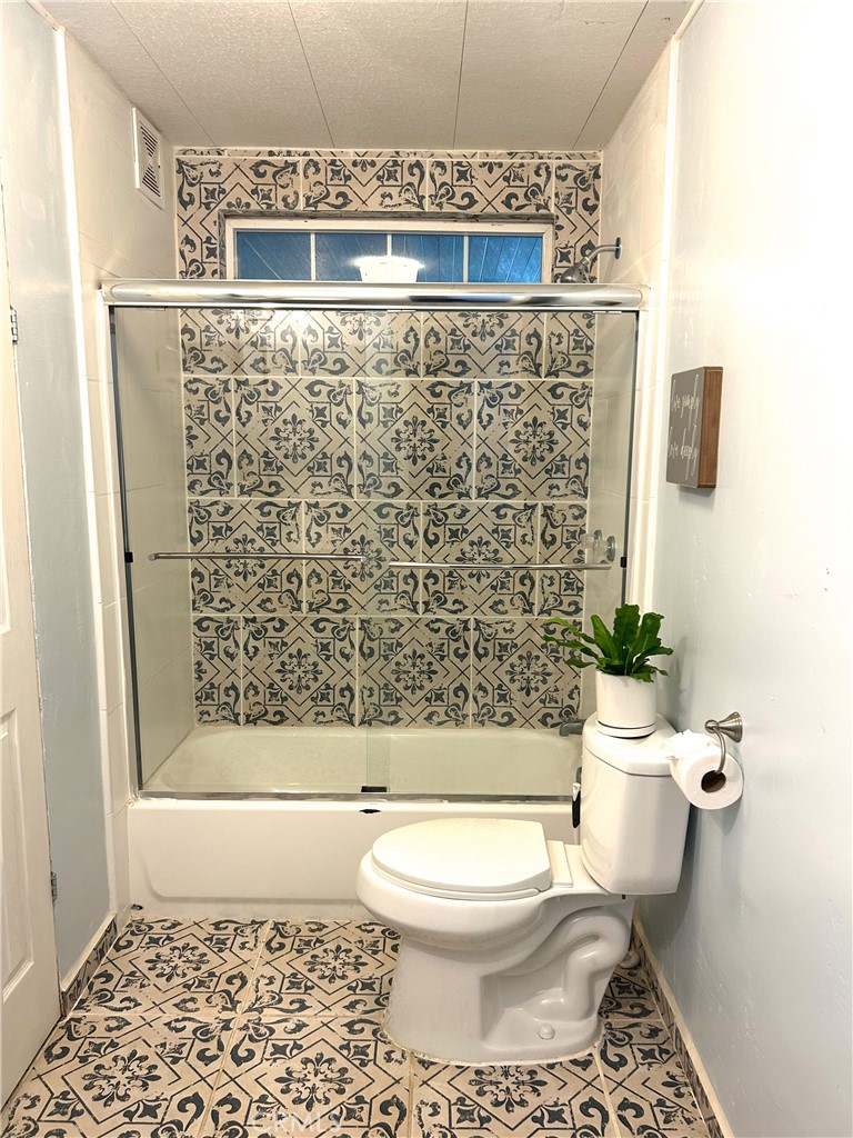 https://media.crmls.org/medias/06be1bcb-e892-4762-981f-297761d797c9.jpg?preset=X-Large
