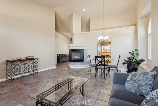 Detail Gallery Image 9 of 54 For 18463 Orange St, Hesperia,  CA 92345 - 4 Beds | 2 Baths