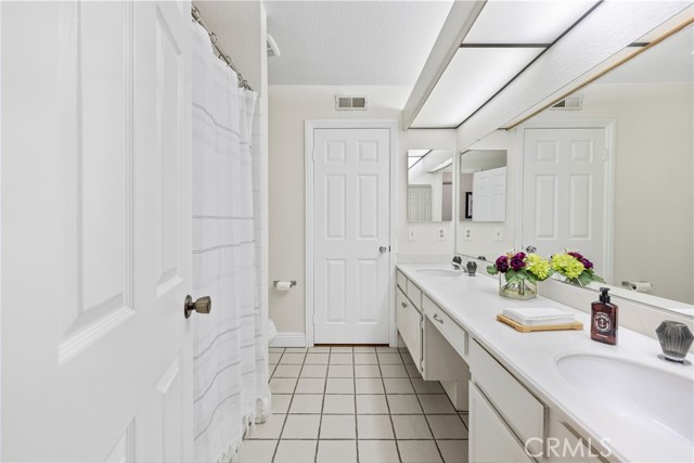 897 Calle Del Sol, Upland CA: https://media.crmls.org/medias/06bf1af1-1663-48ff-bb10-d8539ffe33e1.jpg
