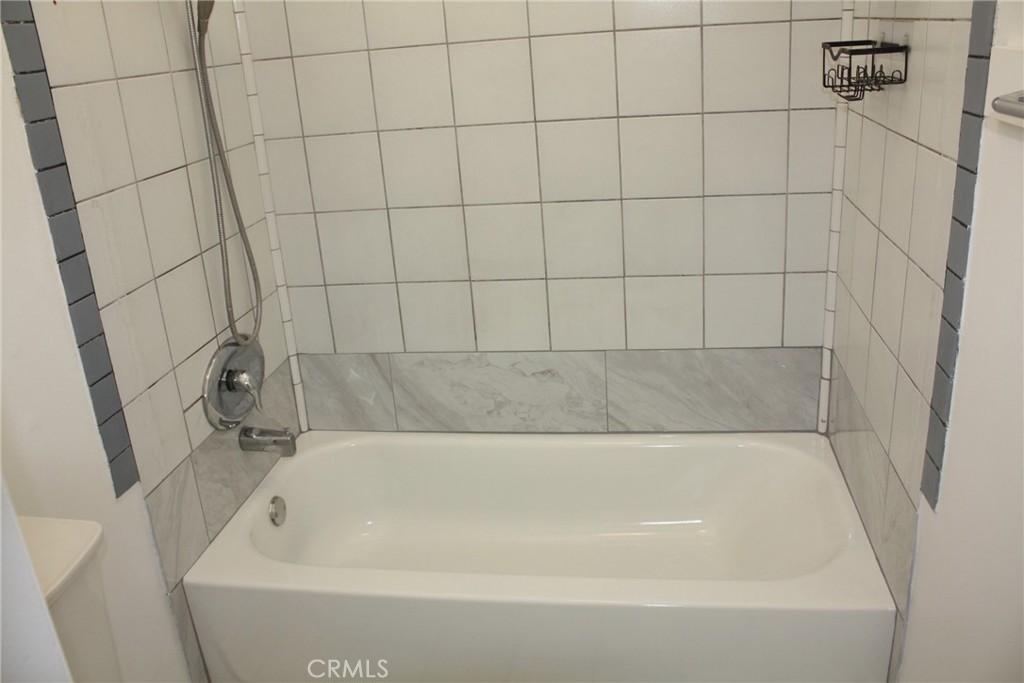 https://media.crmls.org/medias/06bf4328-8e29-4db8-9ca3-baa623d9afe7.jpg?preset=X-Large