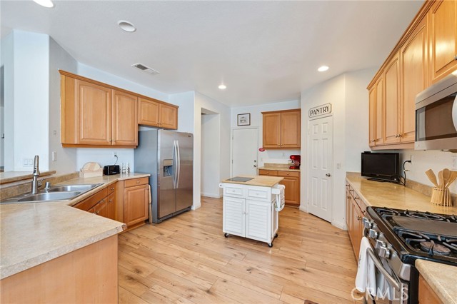 Detail Gallery Image 14 of 34 For 977 Saltbush, Hemet,  CA 92545 - 5 Beds | 2/1 Baths