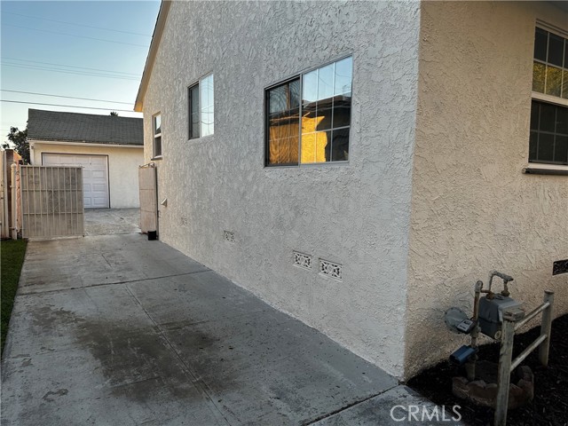 Detail Gallery Image 5 of 12 For 1726 E 122nd, Los Angeles,  CA 90059 - 3 Beds | 1 Baths