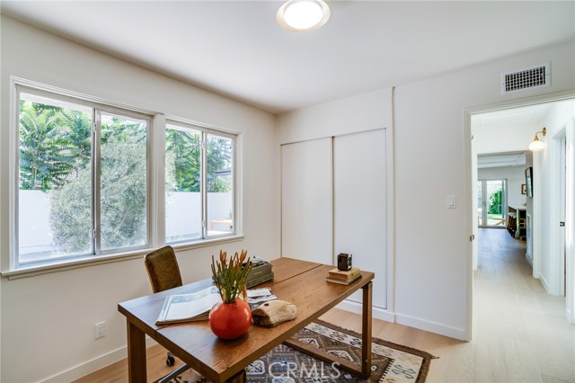 1393 Navarro Avenue, Pasadena CA: https://media.crmls.org/medias/06c1e946-80c0-4cc2-899e-a4619500926b.jpg