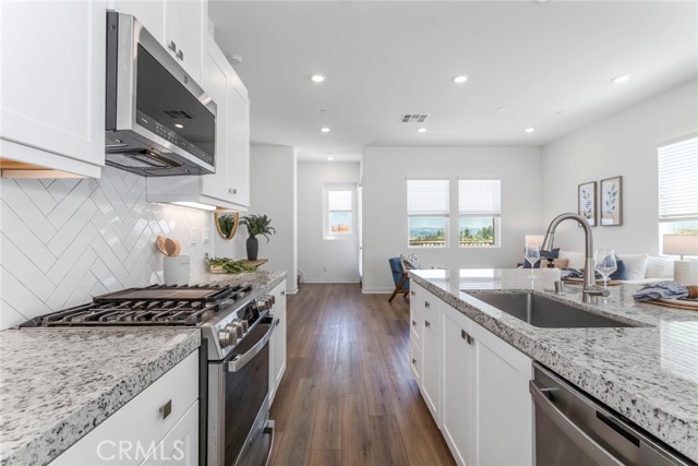 Detail Gallery Image 25 of 75 For 27554 Sparrow Ct, Valencia,  CA 91381 - 3 Beds | 2/1 Baths