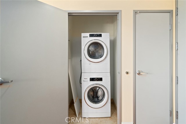 285 W. 6th Street, Unit #527, San Pedro CA: https://media.crmls.org/medias/06c4cb74-b567-4fe4-b6b0-2b5be8ca262c.jpg