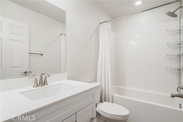 Detail Gallery Image 20 of 30 For 14714 Sherman Way, Van Nuys,  CA 91405 - 4 Beds | 3/1 Baths