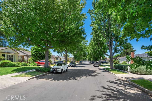 3189 S Bentley Avenue, Los Angeles CA: https://media.crmls.org/medias/06c98ef0-93af-48d9-a1f9-3141db0a5ec3.jpg