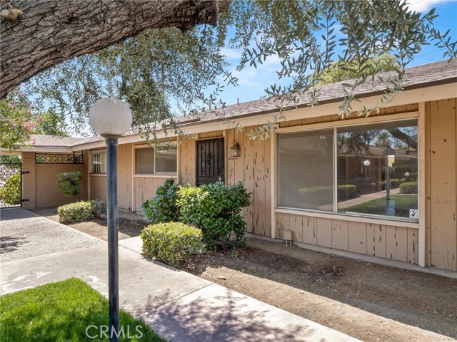 Detail Gallery Image 3 of 22 For 3725 N Fruit Ave #B,  Fresno,  CA 93705 - 2 Beds | 1 Baths