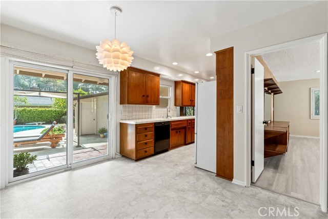 636 S Camino Cerrado, South Pasadena CA: https://media.crmls.org/medias/06ca39b7-b307-4000-87d8-fd0760318f6e.jpg