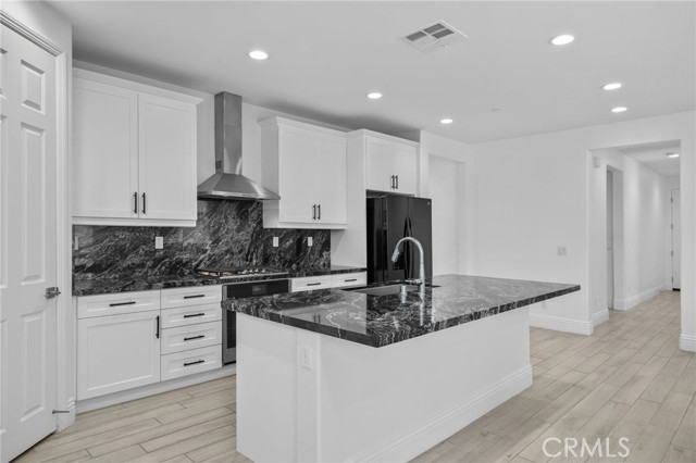 Detail Gallery Image 7 of 45 For 24205 Selwood Dr, Corona,  CA 92883 - 3 Beds | 2 Baths