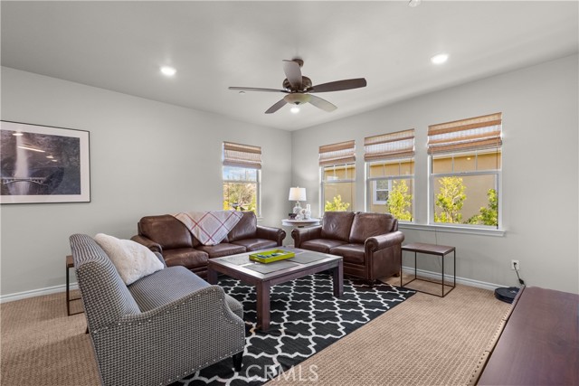 Detail Gallery Image 43 of 71 For 22385 Copper Mountain Ct, Saugus,  CA 91350 - 5 Beds | 5 Baths