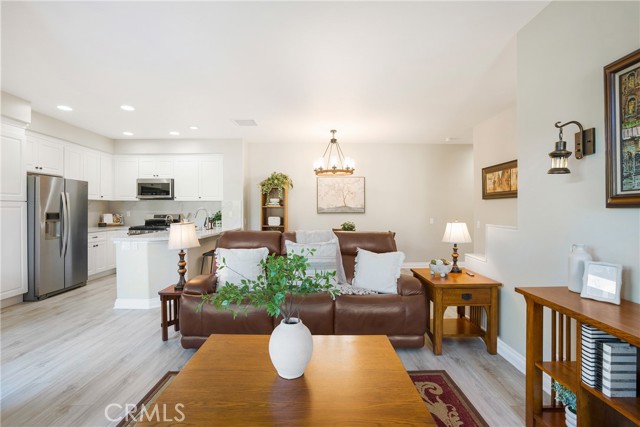 Detail Gallery Image 10 of 51 For 1211 S Country Glen Way, Anaheim,  CA 92808 - 2 Beds | 2 Baths