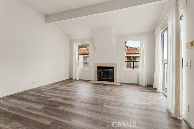 Detail Gallery Image 8 of 29 For 105 Corsica Dr, Newport Beach,  CA 92660 - 2 Beds | 1 Baths