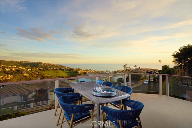 Detail Gallery Image 14 of 28 For 1570 Skyline Dr, Laguna Beach,  CA 92651 - 4 Beds | 2/1 Baths