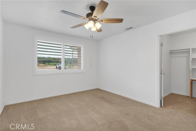 Detail Gallery Image 15 of 38 For 5378 Bellflower St, Oak Hills,  CA 92344 - 4 Beds | 2/1 Baths