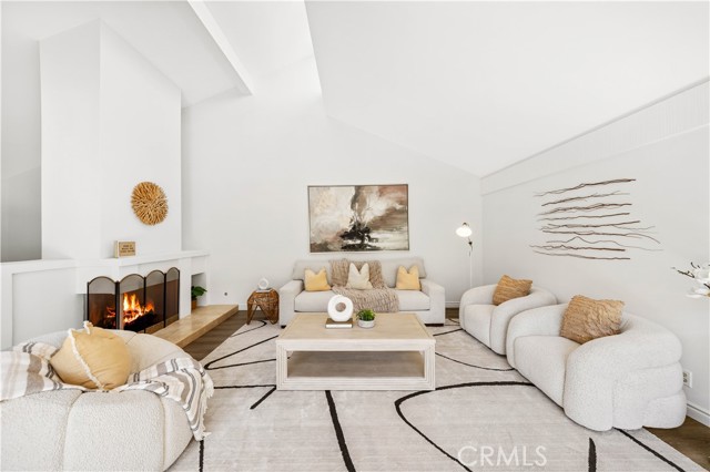 18701 Paseo Cortez, Irvine CA: https://media.crmls.org/medias/06cfc6d8-2cab-48e3-ba76-5eb1502ab617.jpg