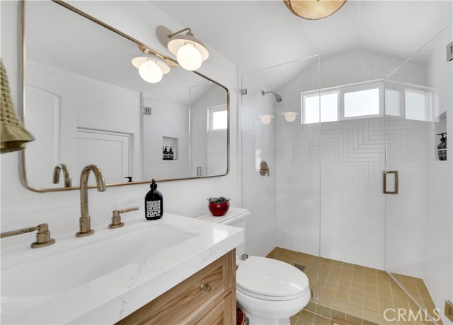 Detail Gallery Image 29 of 32 For 412 Acacia Ave, Corona Del Mar,  CA 92625 - 3 Beds | 3/1 Baths