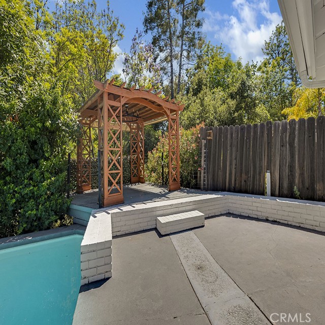 23020 Wrencrest Drive, Calabasas CA: https://media.crmls.org/medias/06d13fc3-0b3e-4510-aae1-571e33a8be33.jpg