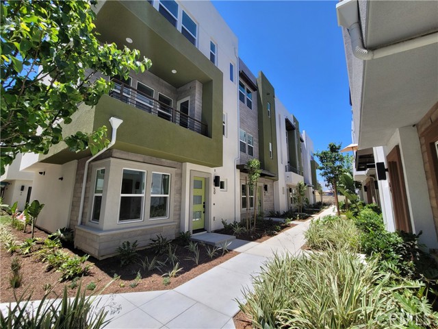 Detail Gallery Image 1 of 1 For 933 Mason #48,  Anaheim,  CA 92805 - 3 Beds | 3/1 Baths