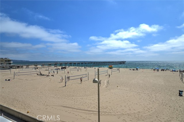 1300 The Strand, Hermosa Beach, California 90254, 1 Bedroom Bedrooms, ,1 BathroomBathrooms,Residential,Sold,The Strand,SB25153201