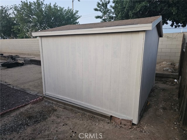 15481 Chaparral Street, Victorville CA: https://media.crmls.org/medias/06d1e47b-0cd0-42b7-b790-109dd9189911.jpg