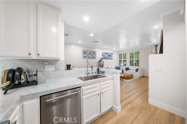 Detail Gallery Image 13 of 34 For 120 Jadestone, Irvine,  CA 92603 - 2 Beds | 2/1 Baths