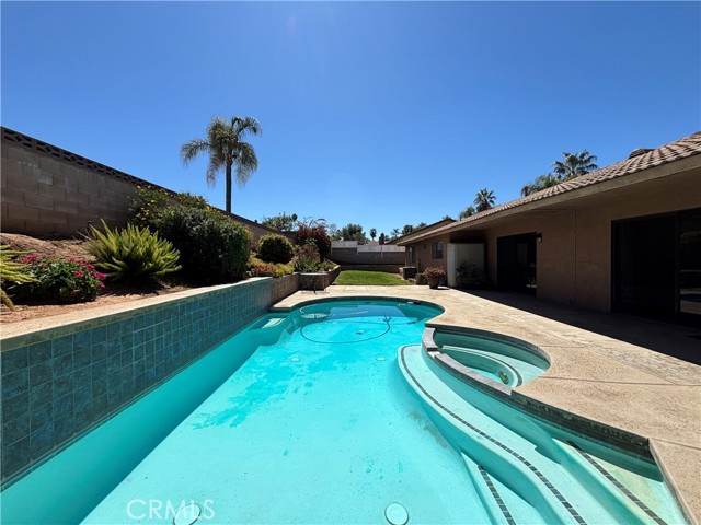 205 Ford Street, Redlands CA: https://media.crmls.org/medias/06d23df7-41cb-49eb-87d2-d36504ee01c4.jpg