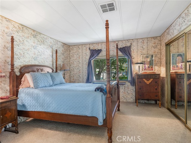 19976 Cornelian, Apple Valley CA: https://media.crmls.org/medias/06d25fc3-e718-492e-96a5-a97d312ba19d.jpg
