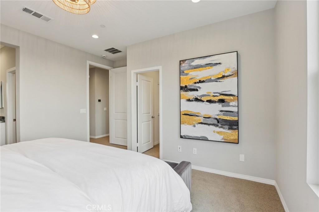 MLS #OC25253268 image #19