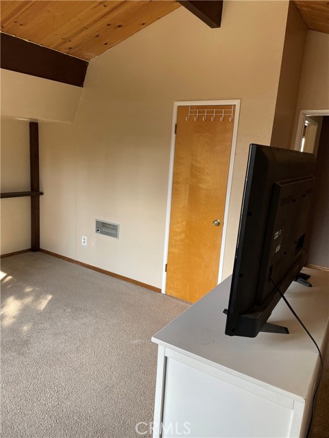 2401 Fir Drive, Running Springs CA: https://media.crmls.org/medias/06d2ed76-6e0f-4117-8bb2-c3ca04d31a76.jpg