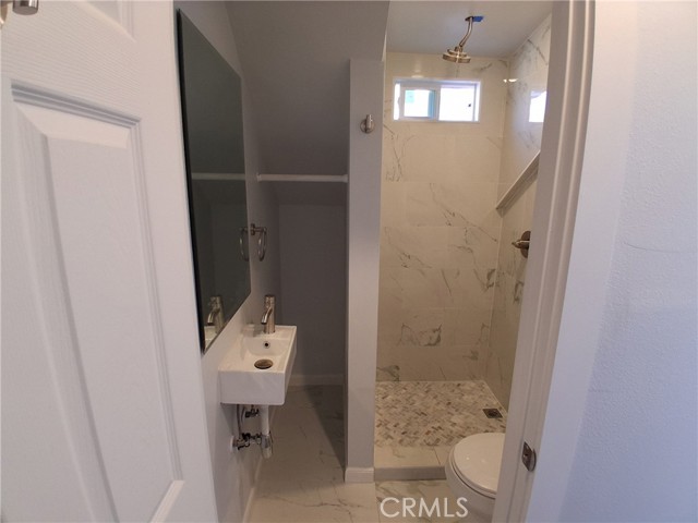 Detail Gallery Image 38 of 48 For 3520 Harrison St, Oakland,  CA 94611 - 2 Beds | 2/1 Baths