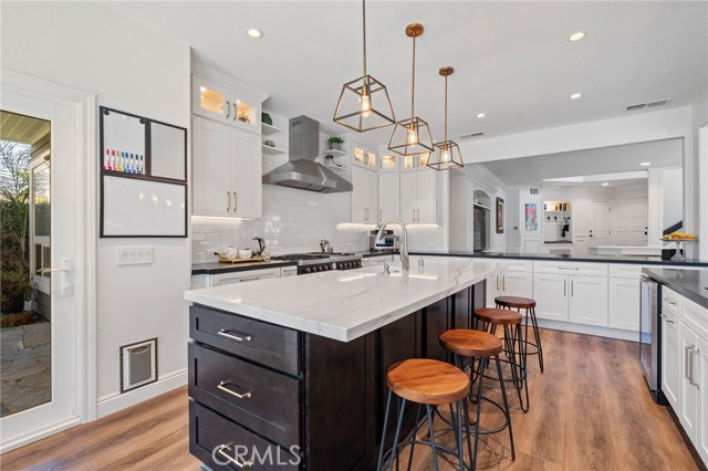 3 Snowdon, Rancho Santa Margarita CA: https://media.crmls.org/medias/06d3d59d-6ad7-4072-8f5b-11548dec8210.jpg
