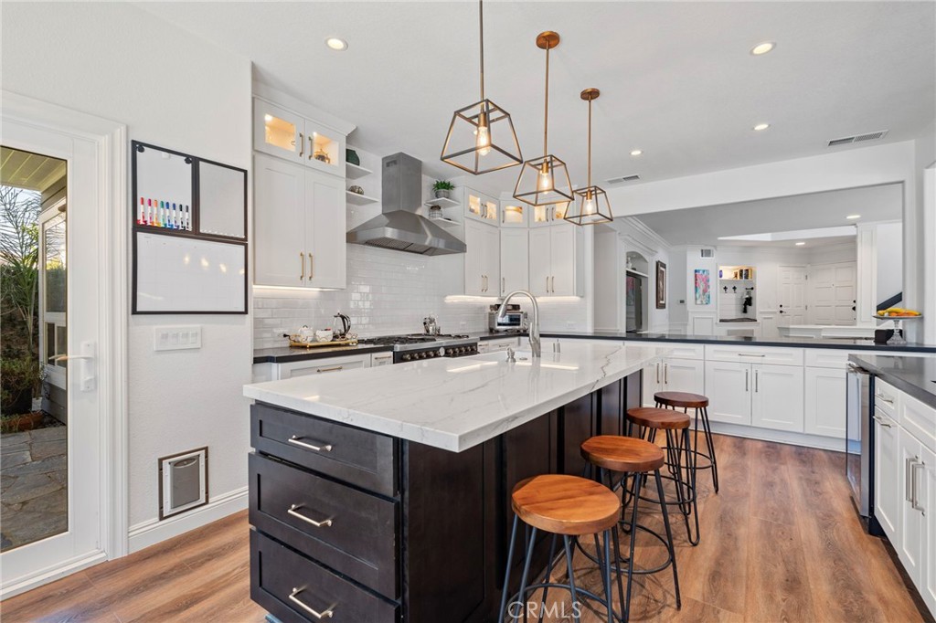 MLS #OC25192282 image #14