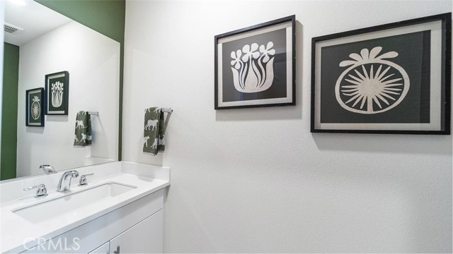 Detail Gallery Image 9 of 19 For 2607 Cloudview Privado, Ontario,  CA 91761 - 3 Beds | 2/1 Baths