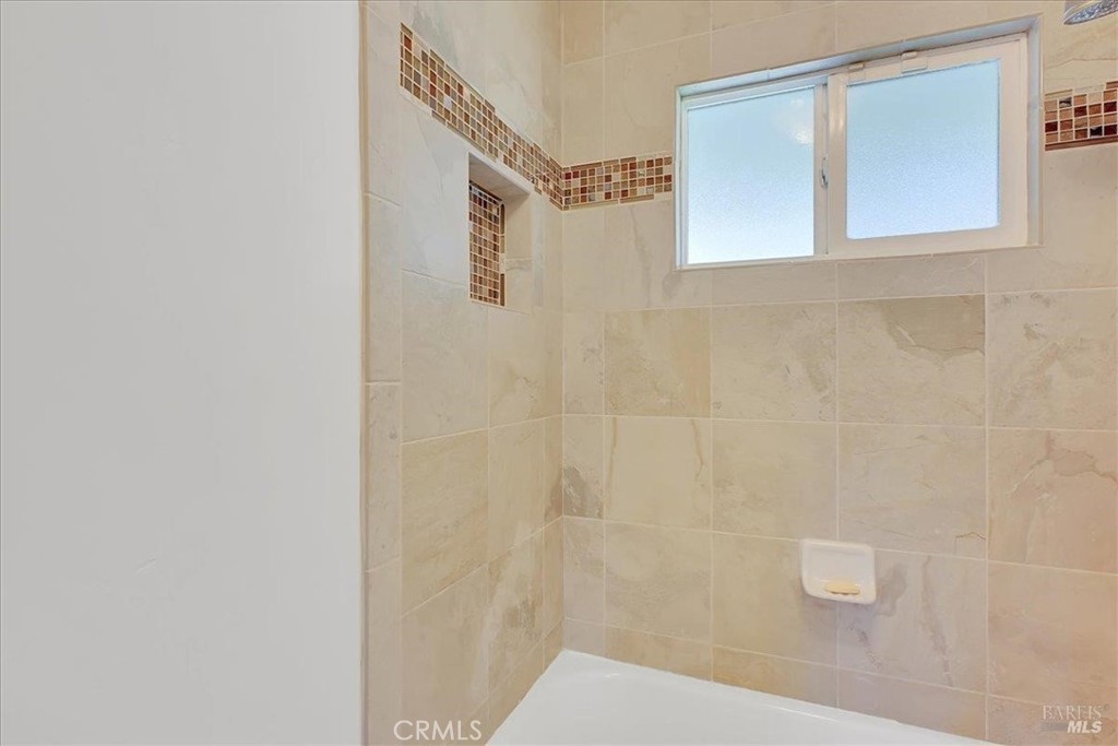 https://media.crmls.org/medias/06d659c8-f6e3-482a-a62d-e7bda29d5bd7.jpg?preset=X-Large