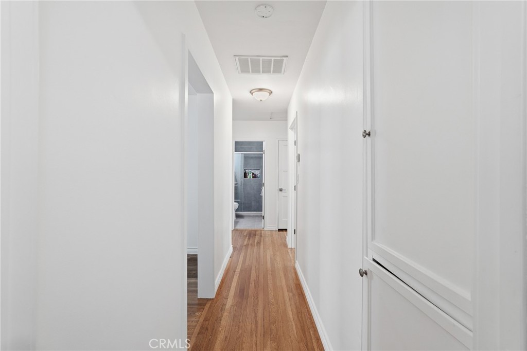 https://media.crmls.org/medias/06d673af-2242-4767-b67a-b2df64d7a14c.jpg?preset=X-Large