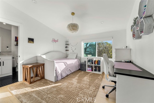 Detail Gallery Image 16 of 27 For 2111 Vista Entrada, Newport Beach,  CA 92660 - 3 Beds | 2/1 Baths