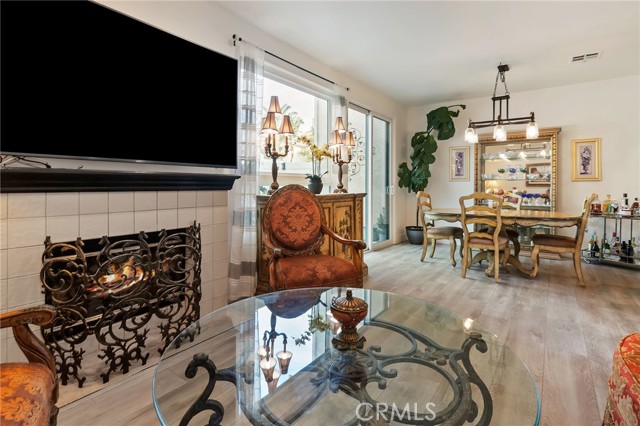 Detail Gallery Image 4 of 43 For 4827 Matteo, Oak Park,  CA 91377 - 3 Beds | 3 Baths