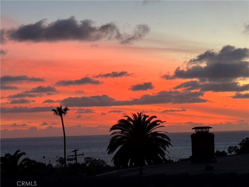 https://media.crmls.org/medias/06d81510-dc30-47a9-af9f-4f75aedf32fa.jpg?preset=X-Large