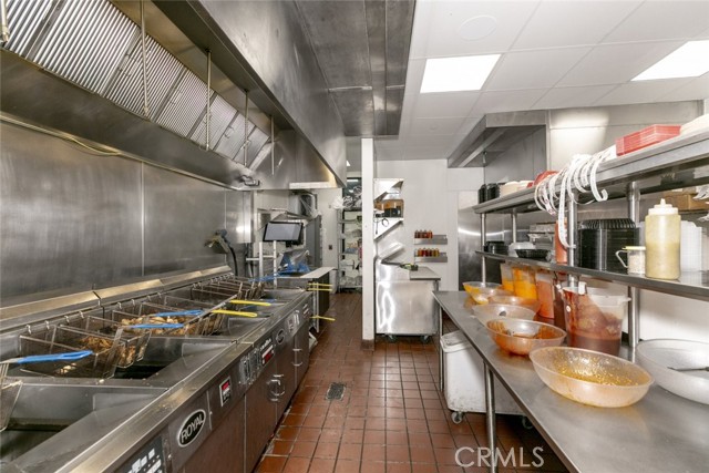 0, Long Beach CA: https://media.crmls.org/medias/06d876e9-f863-40c4-8716-ba9cce096b8d.jpg