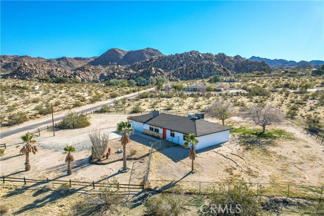 Detail Gallery Image 4 of 57 For 6992 Sierra Ave, Joshua Tree,  CA 92252 - 3 Beds | 2 Baths