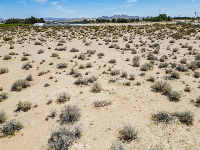 34700 Rabbit Springs Road, Lucerne Valley CA: https://media.crmls.org/medias/06d8f548-2149-4151-9bbe-142102978c29.jpg