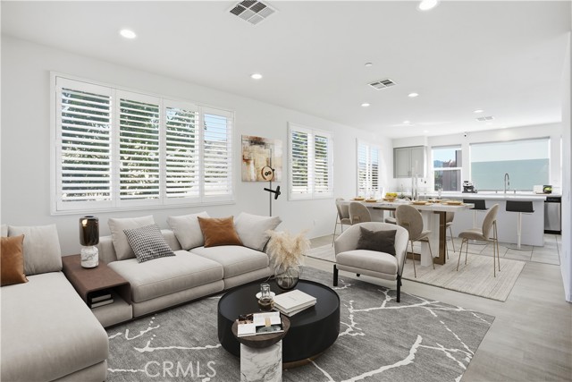 Detail Gallery Image 12 of 34 For 811 N Dalton Ave #105,  Azusa,  CA 91702 - 4 Beds | 3/1 Baths