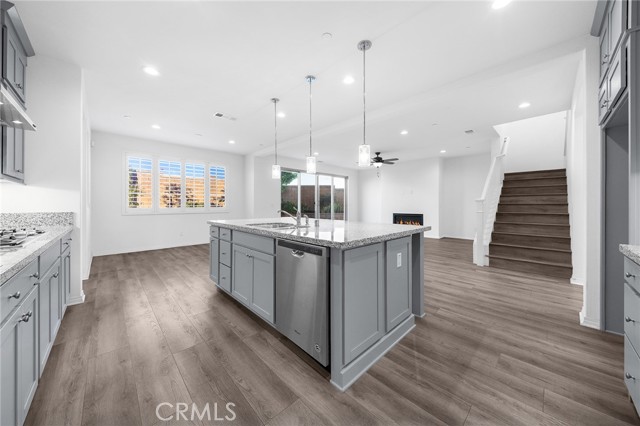 Detail Gallery Image 25 of 73 For 12906 Shorthorn, Corona,  CA 92880 - 6 Beds | 5 Baths